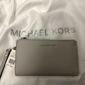 New Michael Kors Jet set double zipper silver wristlet